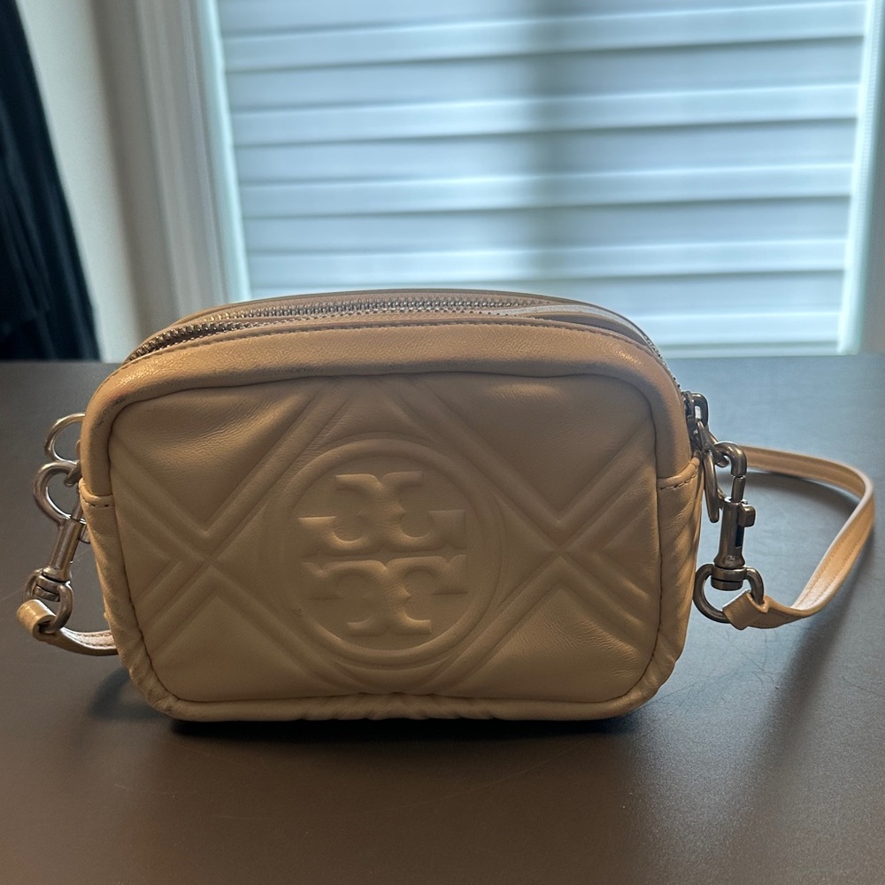 Tory Burch Cream Quilted Leather Crossbody Camera Bag